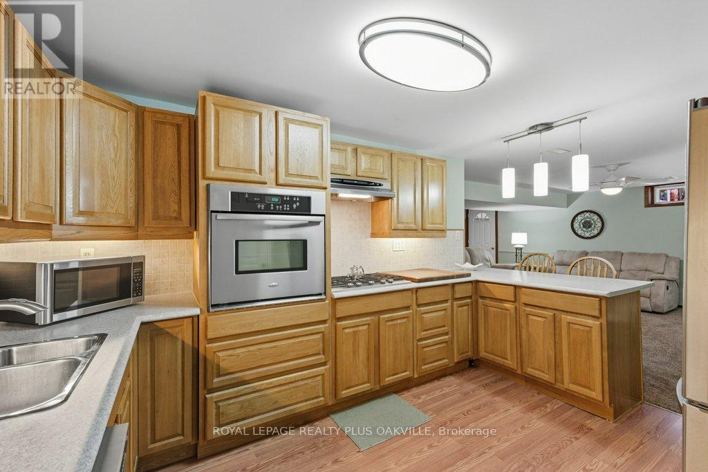 67 Horizon Court, Hamilton, Ontario  L9B 1W9 - Photo 36 - X12510604