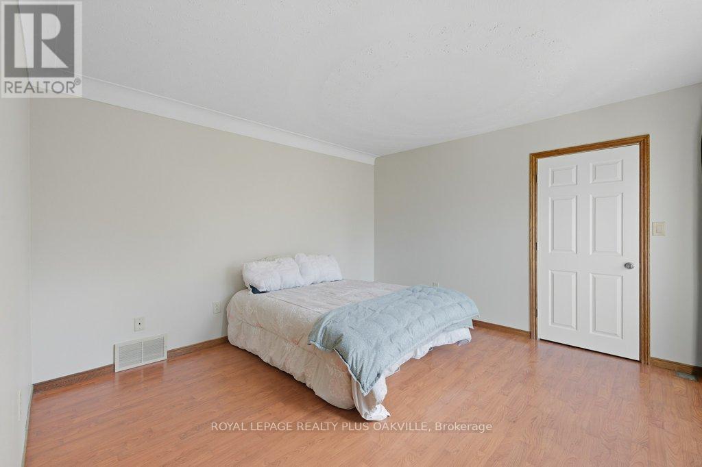 67 Horizon Court, Hamilton, Ontario  L9B 1W9 - Photo 7 - X12510604