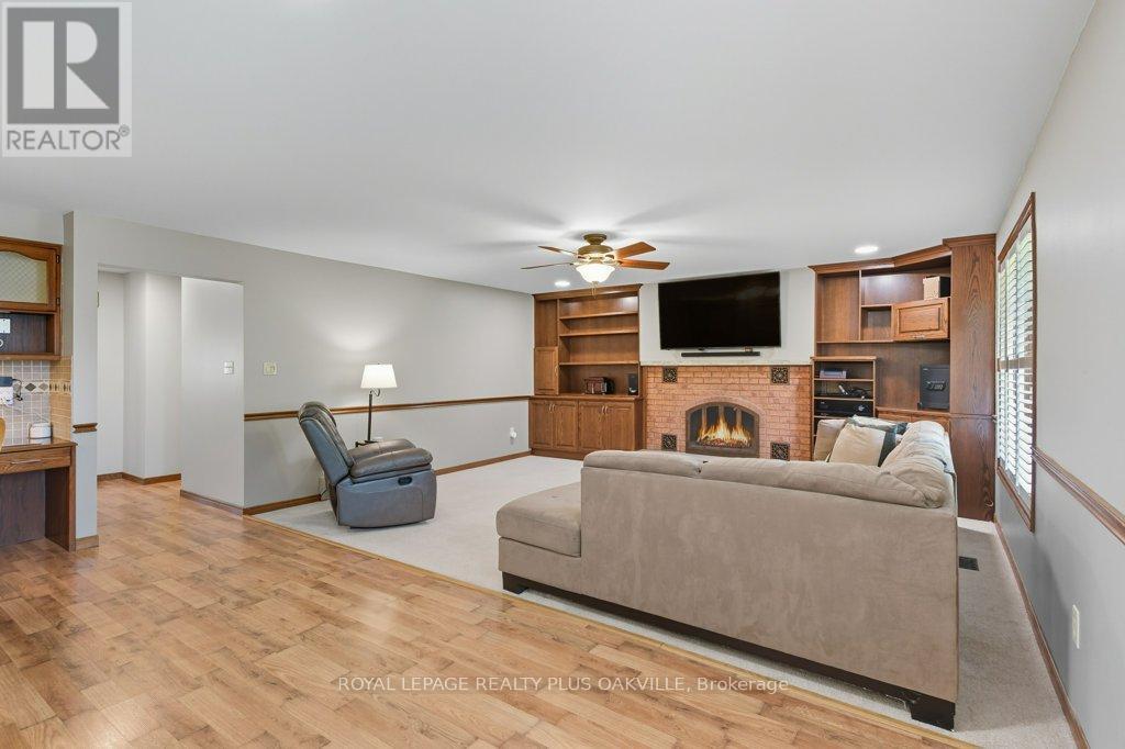 67 Horizon Court, Hamilton, Ontario  L9B 1W9 - Photo 9 - X12510604