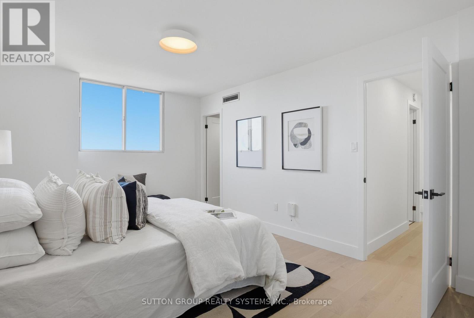 2107 - 820 Burnhamthorpe Road, Toronto, Ontario M9C 4W2 - Photo 31 - W12488456