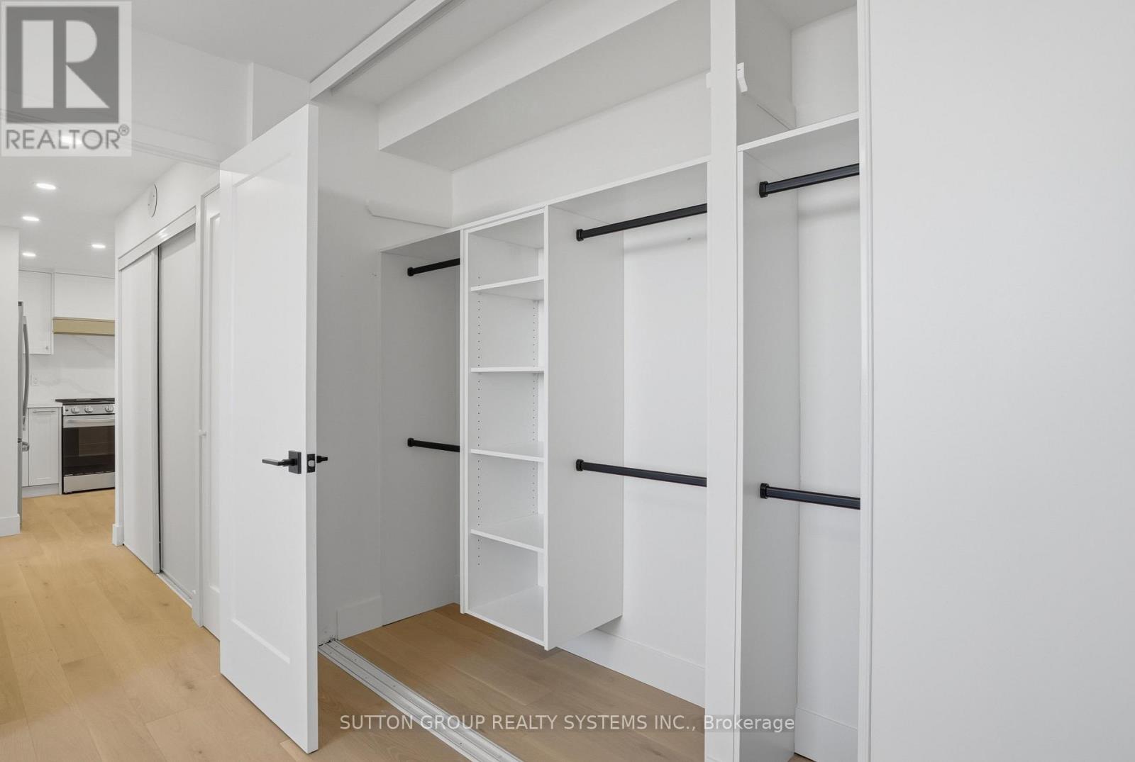 2107 - 820 Burnhamthorpe Road, Toronto, Ontario M9C 4W2 - Photo 32 - W12488456