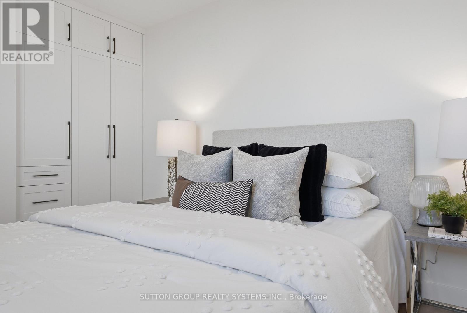 2107 - 820 Burnhamthorpe Road, Toronto, Ontario M9C 4W2 - Photo 27 - W12488456