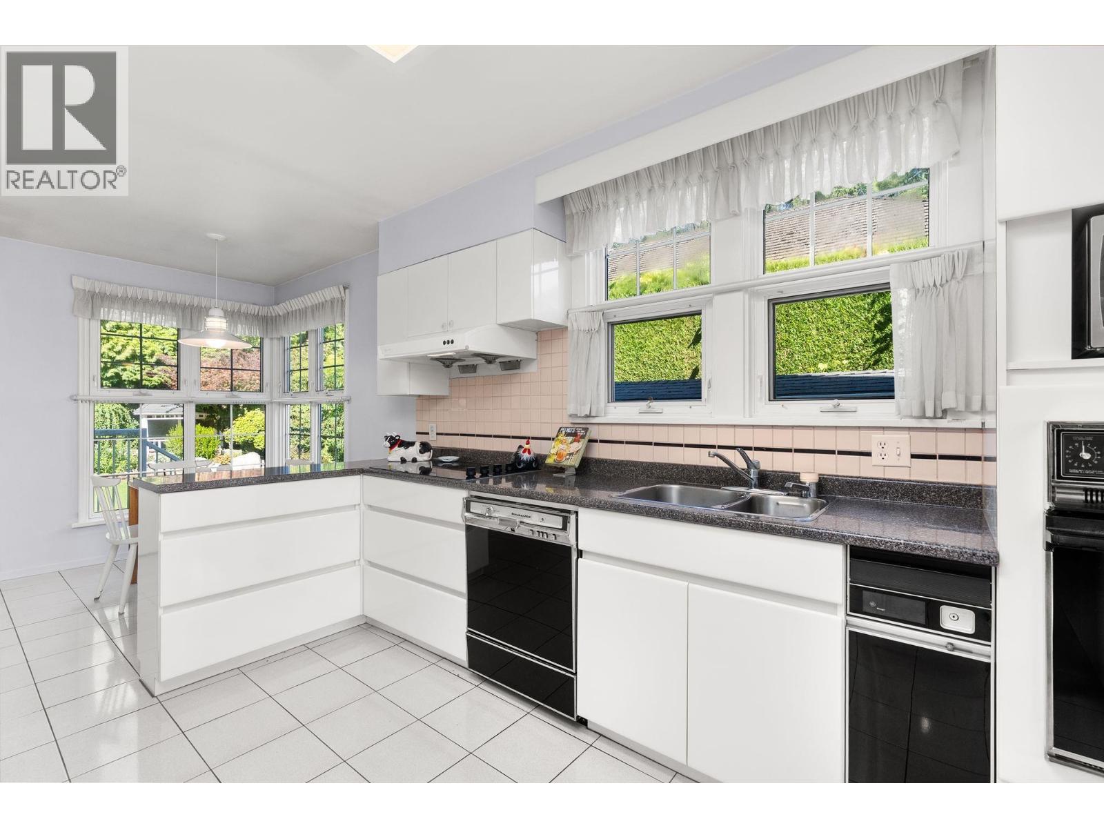 1537 W 40th Avenue, Vancouver, British Columbia  V6M 1V7 - Photo 15 - R3064914