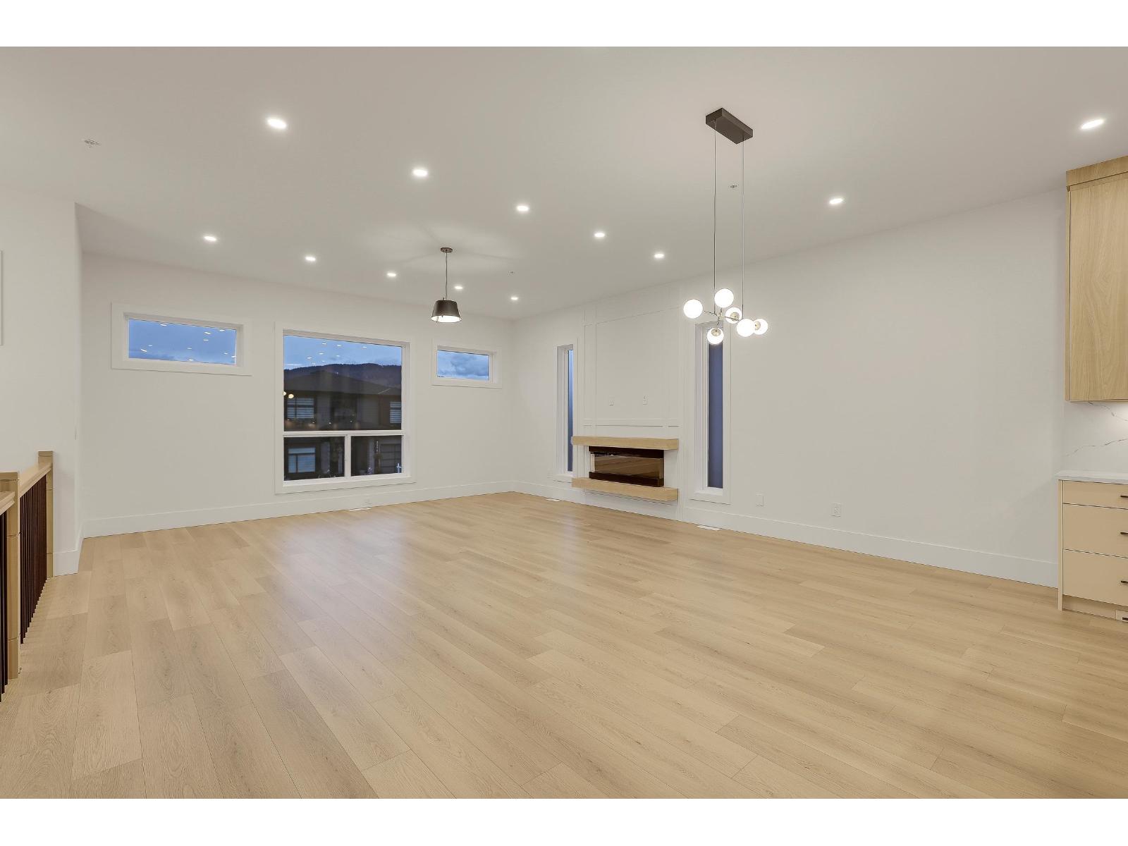 32738 Carter Avenue, Mission, British Columbia  V2V 3A2 - Photo 6 - R3064464