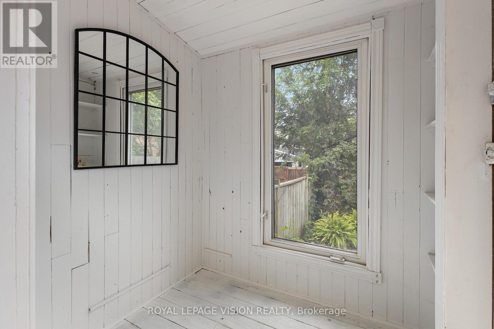 92 Bastedo Avenue, Toronto, Ontario  M4C 3N1 - Photo 19 - E12510618