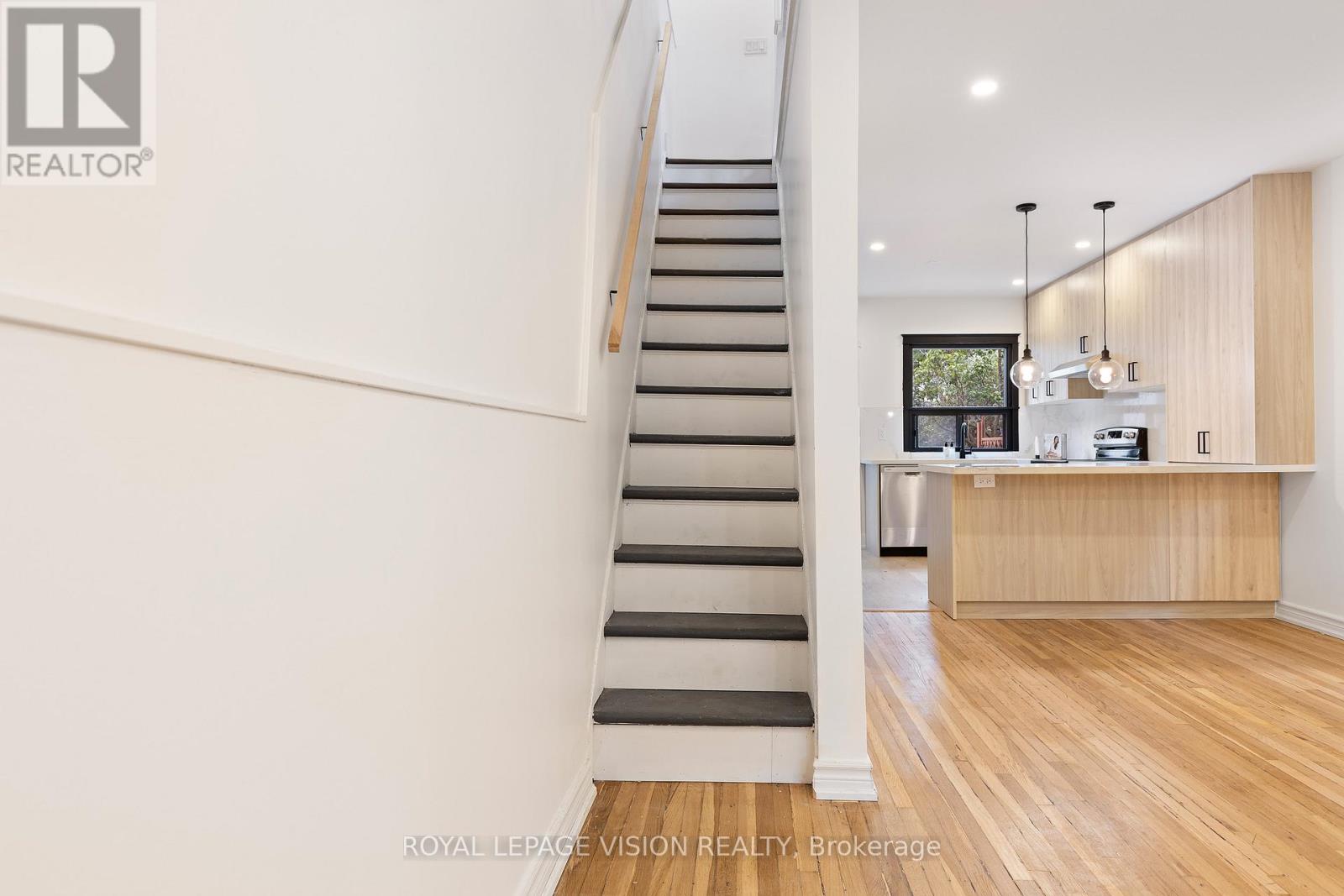 92 Bastedo Avenue, Toronto, Ontario  M4C 3N1 - Photo 20 - E12510618