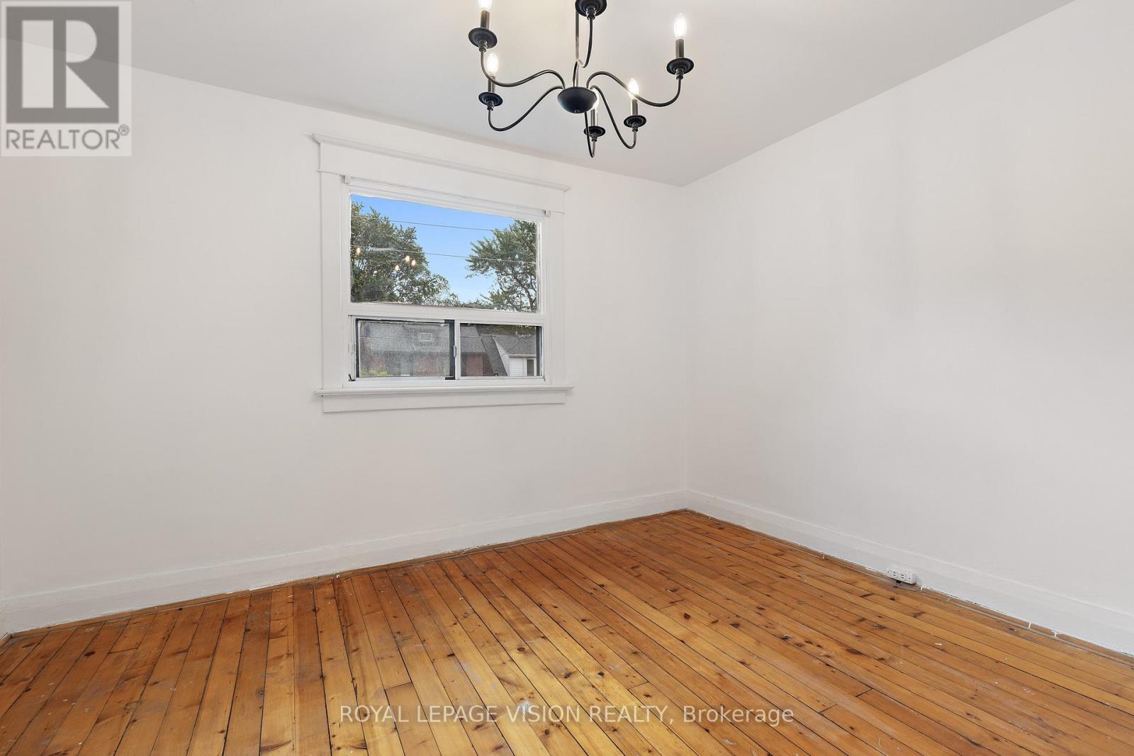 92 Bastedo Avenue, Toronto, Ontario  M4C 3N1 - Photo 25 - E12510618