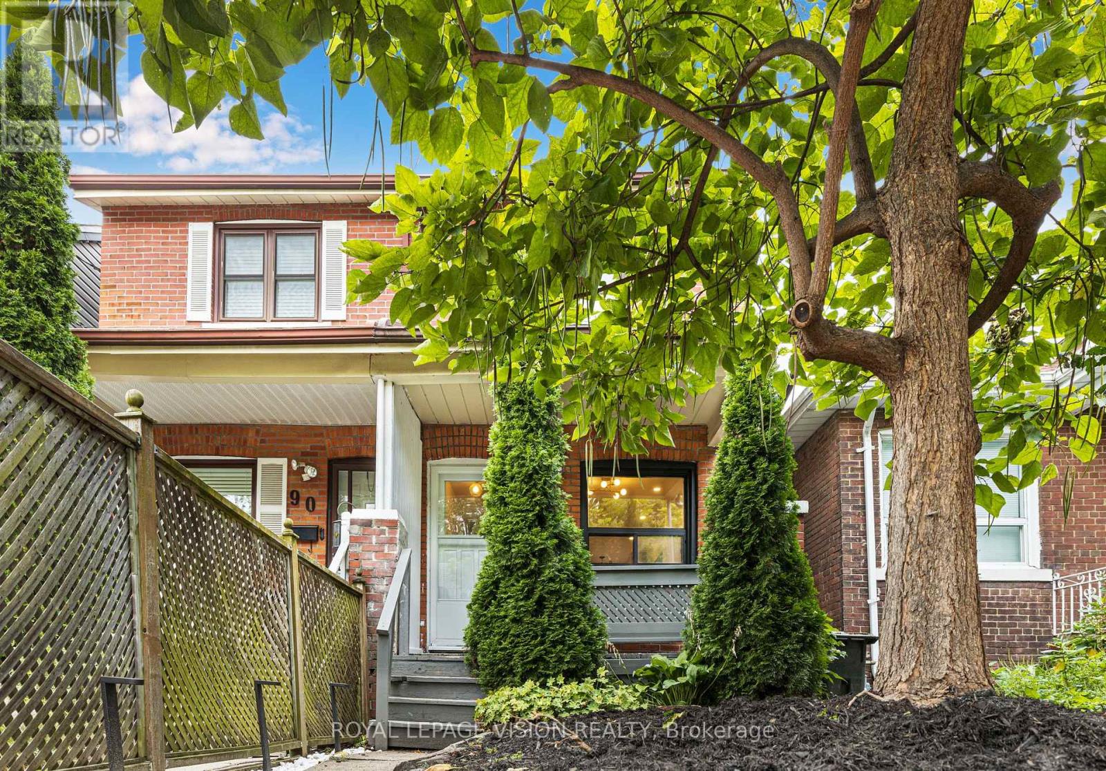 92 Bastedo Avenue, Toronto, Ontario  M4C 3N1 - Photo 3 - E12510618