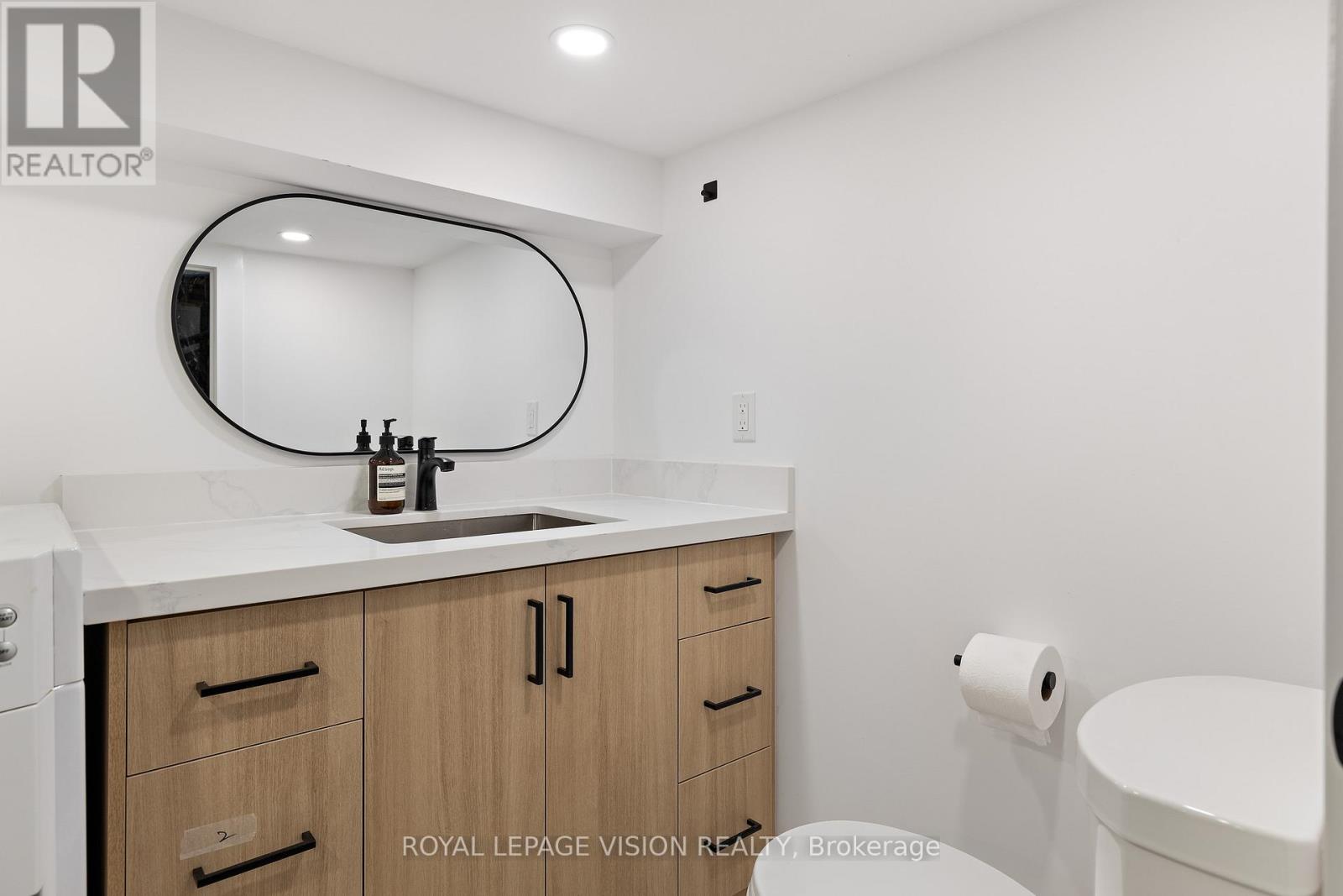 92 Bastedo Avenue, Toronto, Ontario  M4C 3N1 - Photo 32 - E12510618