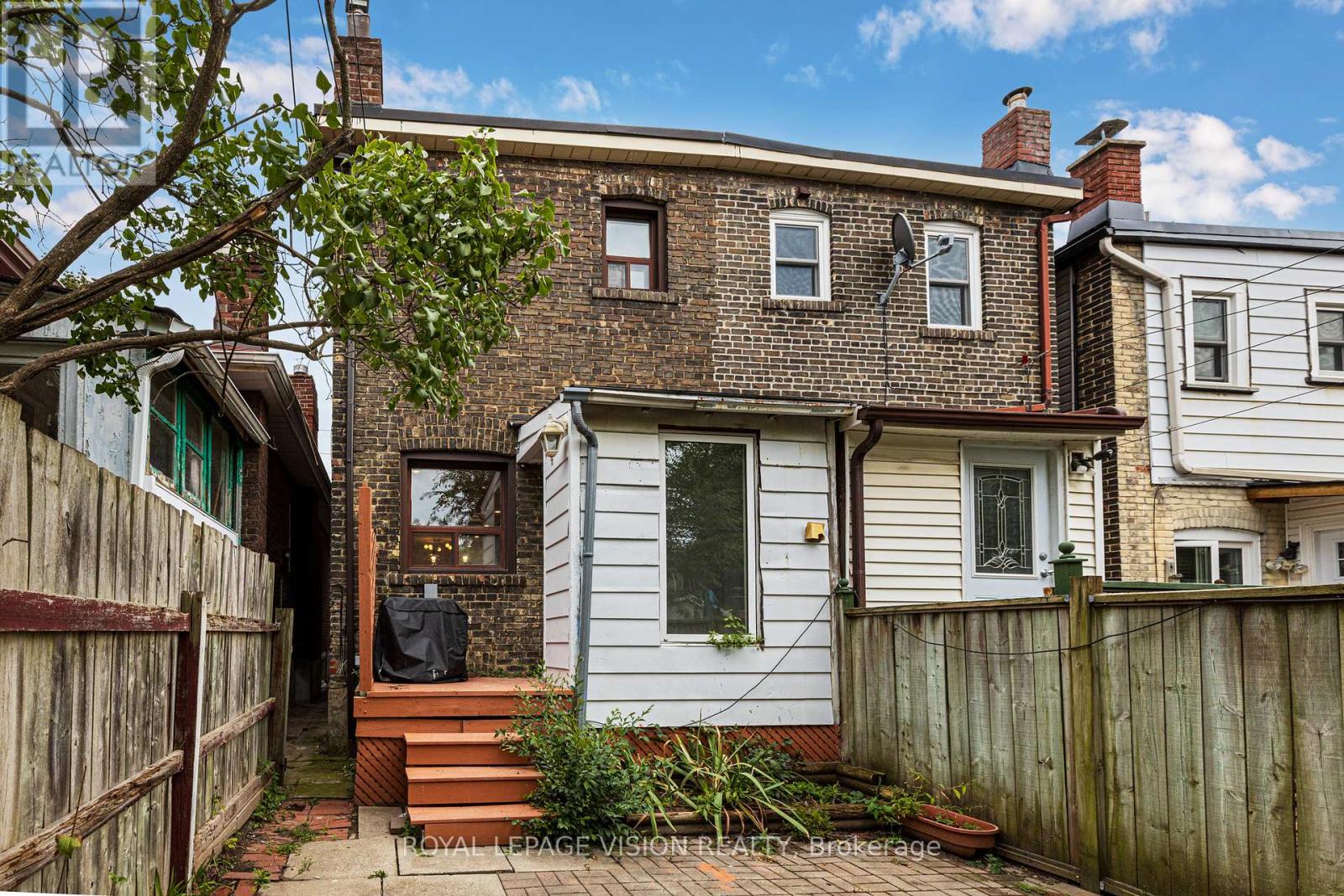 92 Bastedo Avenue, Toronto, Ontario  M4C 3N1 - Photo 33 - E12510618