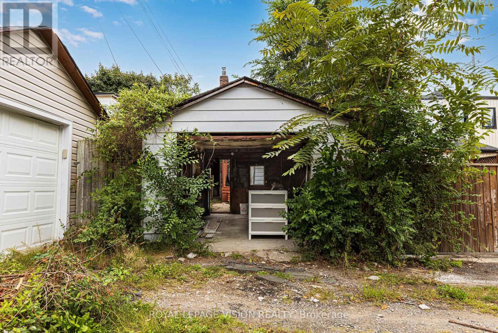 92 Bastedo Avenue, Toronto, Ontario  M4C 3N1 - Photo 34 - E12510618