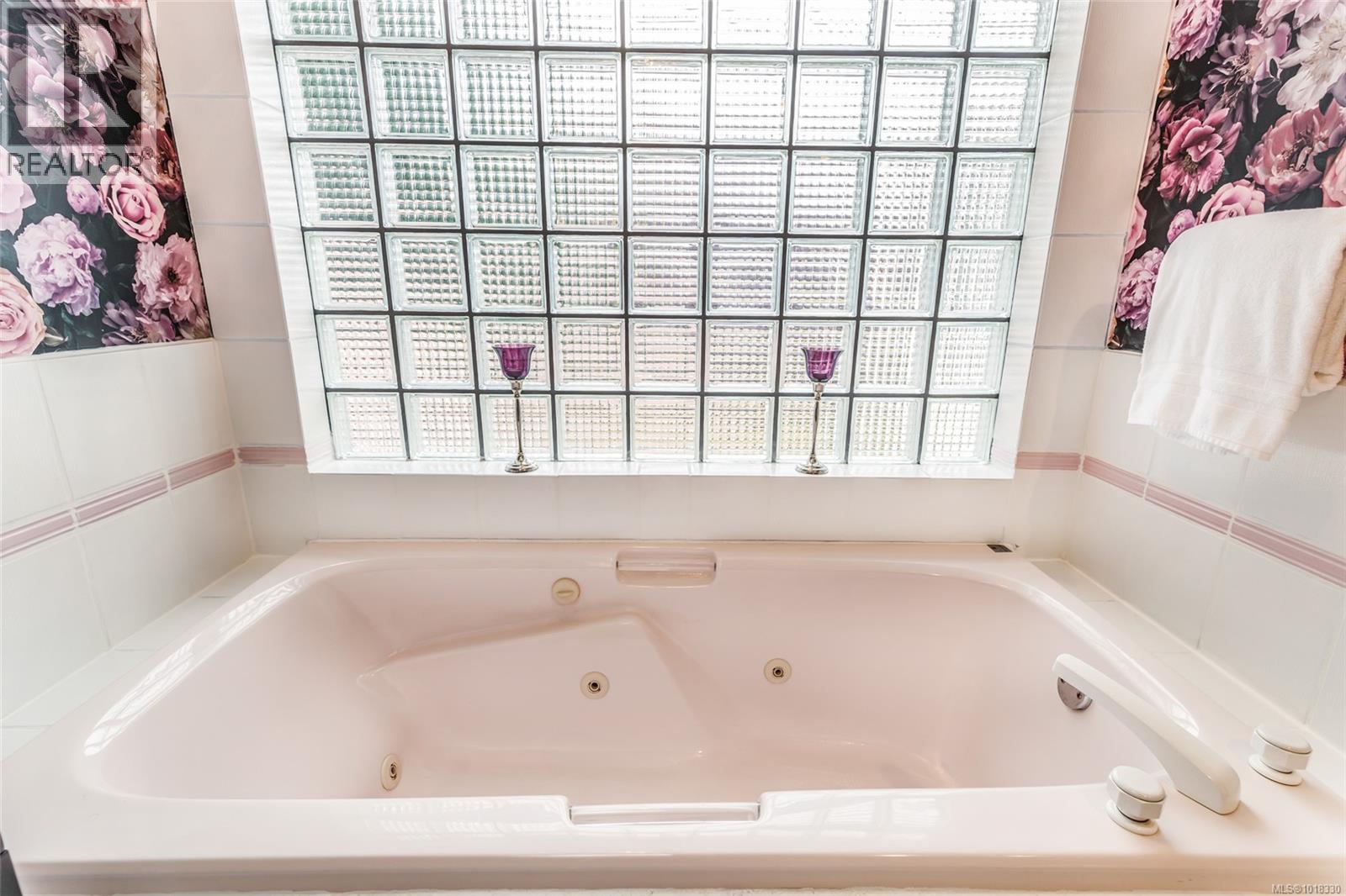 511 Panorama Pl, Parksville, British Columbia  V9P 1A4 - Photo 30 - 1018330