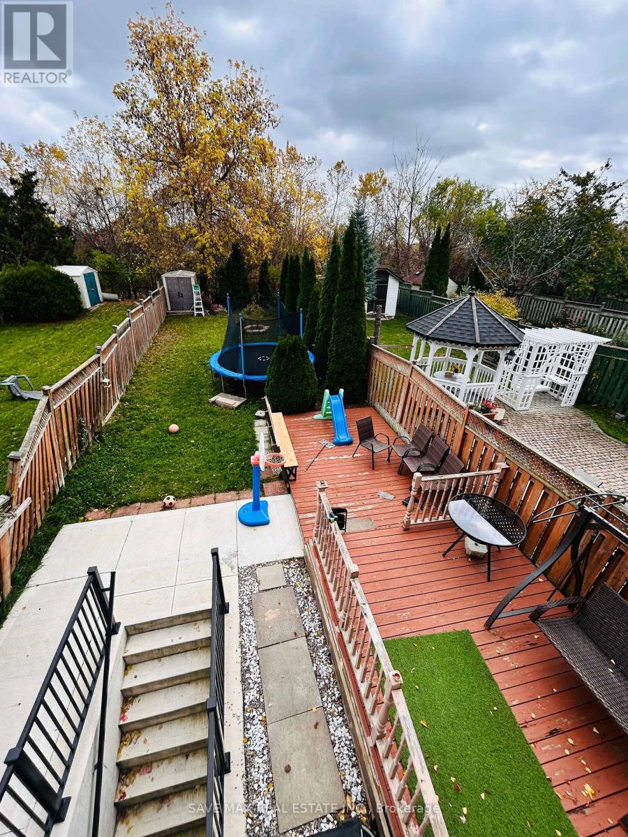 1372 Godwick Drive, Mississauga, Ontario  L5N 7X3 - Photo 3 - W12510622