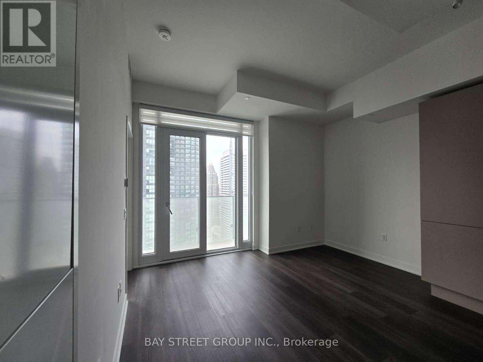 3010 - 3900 Confederation Parkway, Mississauga, Ontario L5B 0M3 - Photo 6 - W12498504