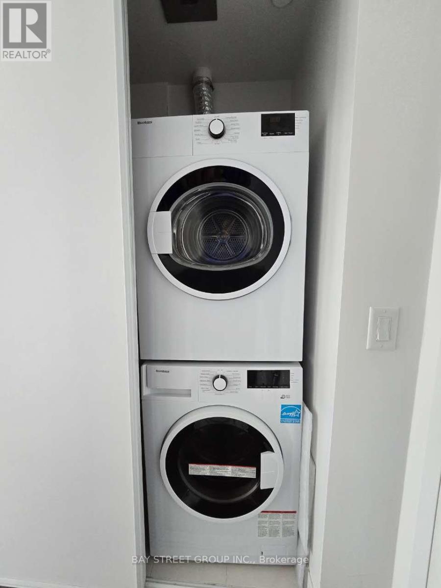 3010 - 3900 Confederation Parkway, Mississauga, Ontario L5B 0M3 - Photo 19 - W12498504