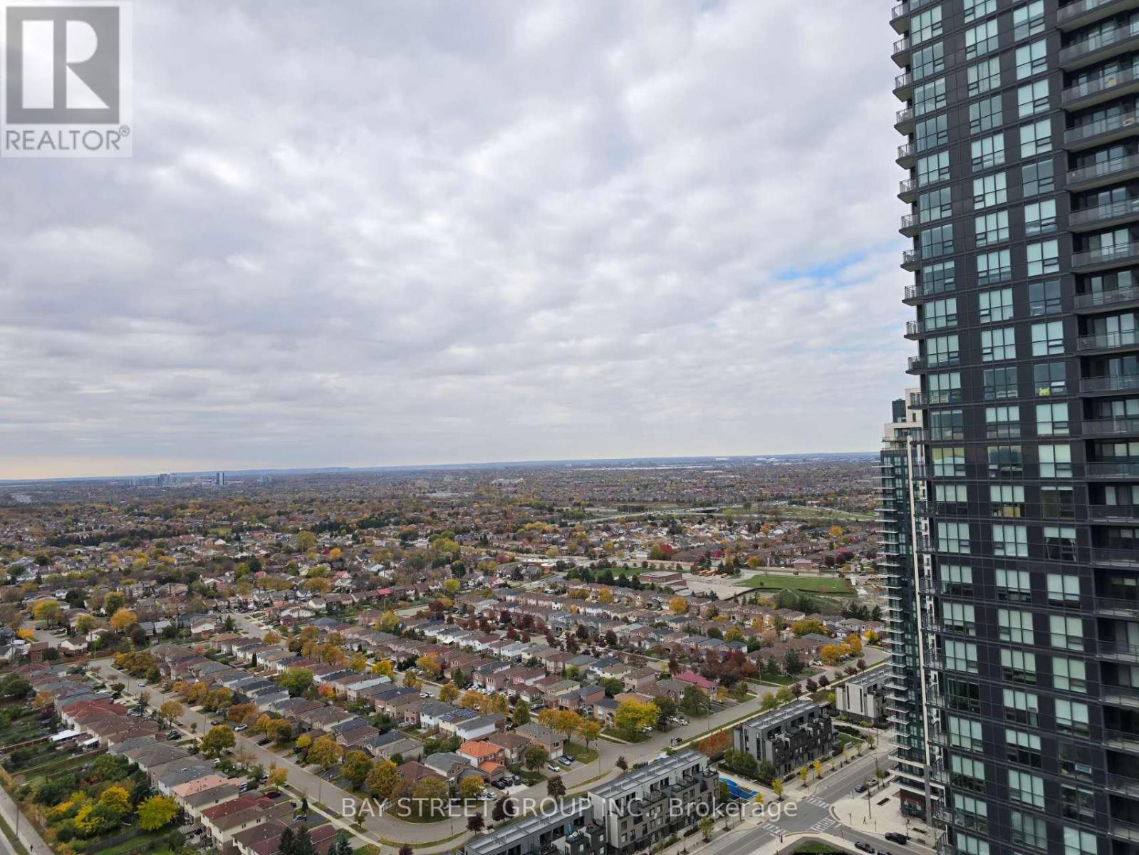 3010 - 3900 Confederation Parkway, Mississauga, Ontario L5B 0M3 - Photo 10 - W12498504