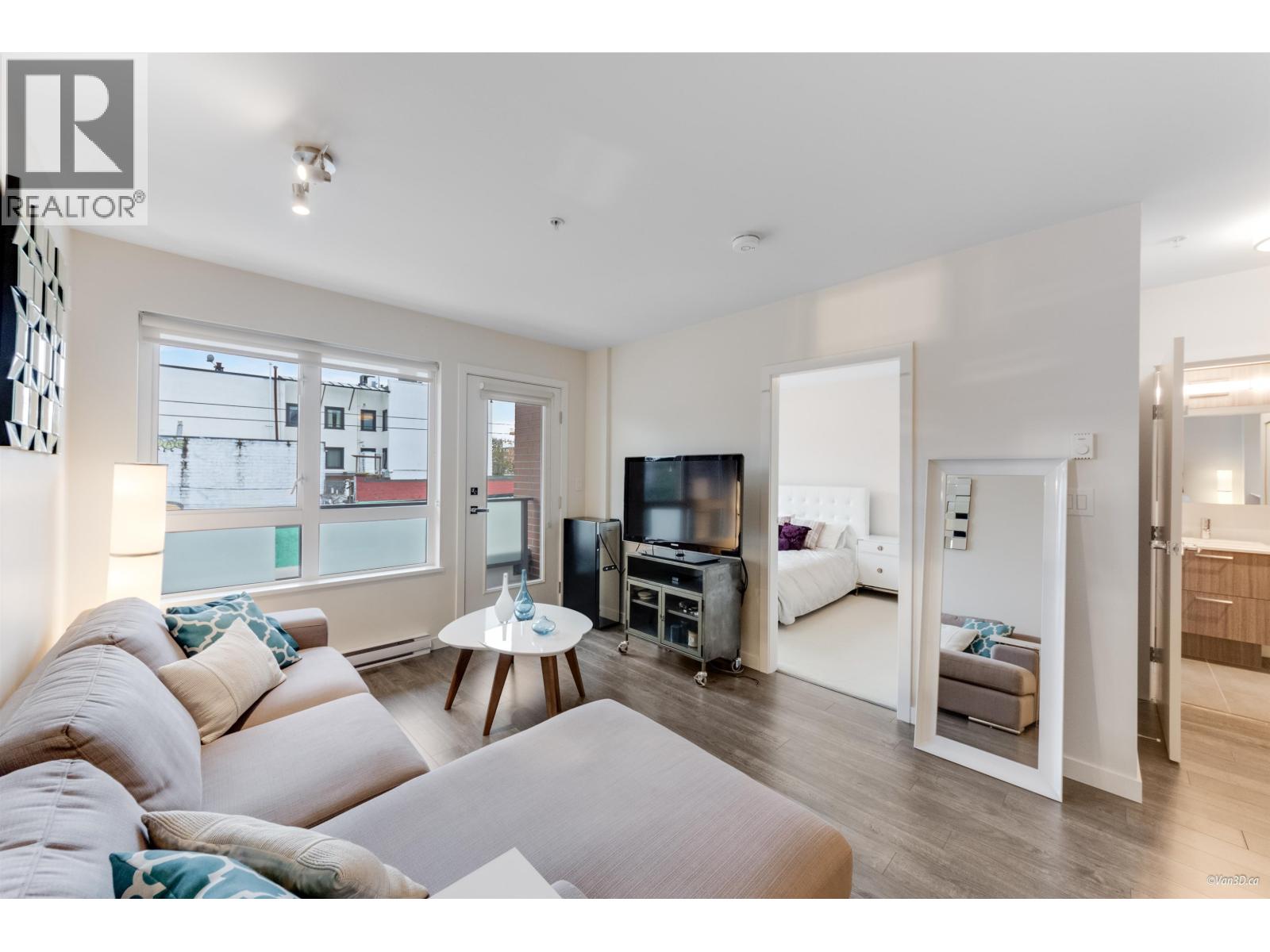 204 202 E 24TH AVENUE, Vancouver, British Columbia