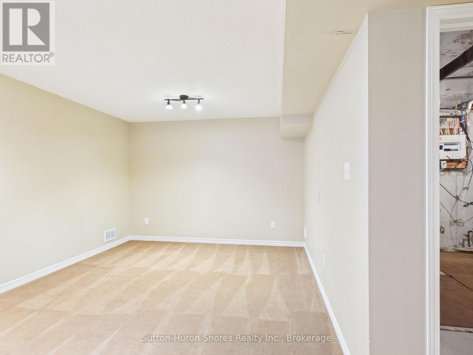 101 - 409 Joseph Street, Saugeen Shores, Ontario N0H 2C2 - Photo 15 - X12510634