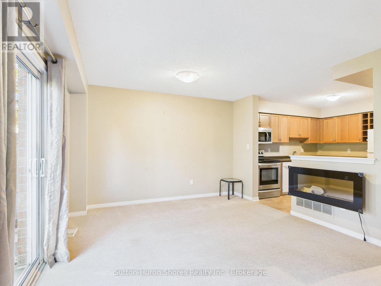 101 - 409 Joseph Street, Saugeen Shores, Ontario N0H 2C2 - Photo 3 - X12510634