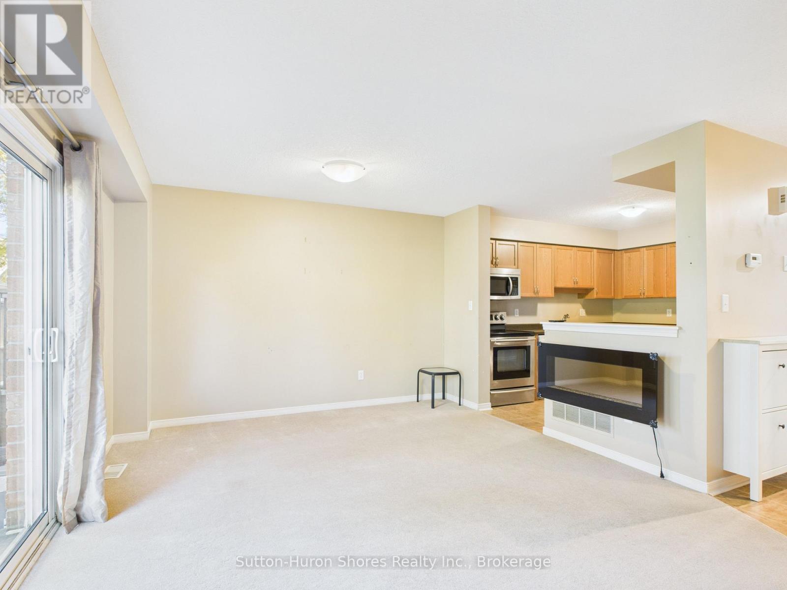 101 - 409 Joseph Street, Saugeen Shores, Ontario N0H 2C2 - Photo 4 - X12510634