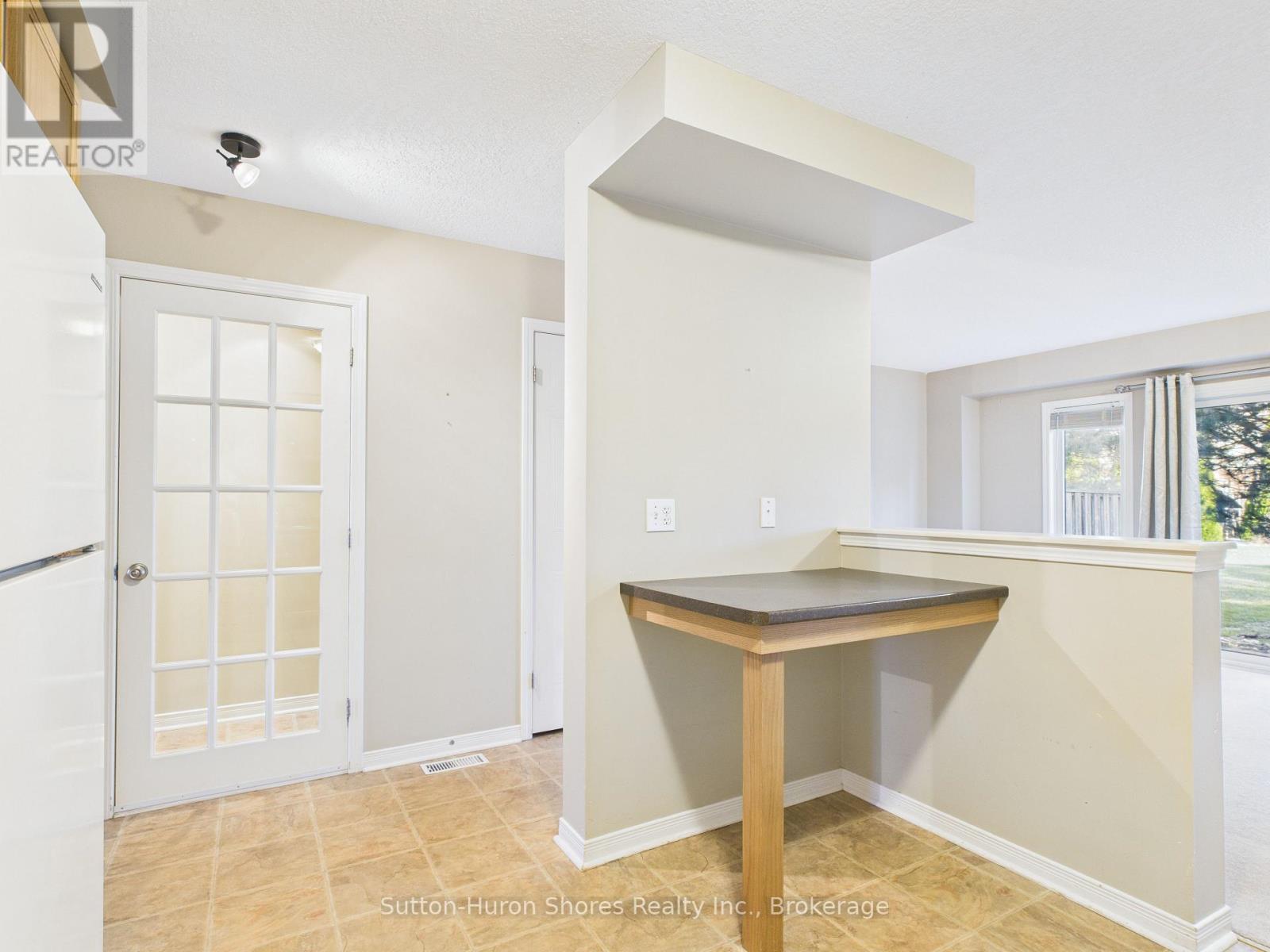 101 - 409 Joseph Street, Saugeen Shores, Ontario N0H 2C2 - Photo 8 - X12510634