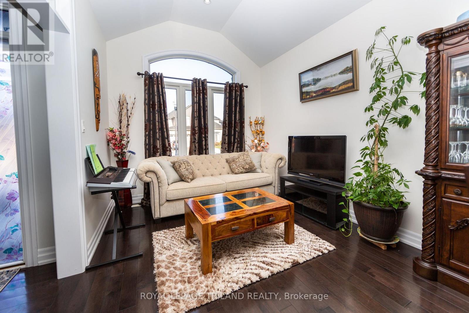 1845 Ballymote Avenue, London North, Ontario  N5X 0J3 - Photo 2 - X12510646