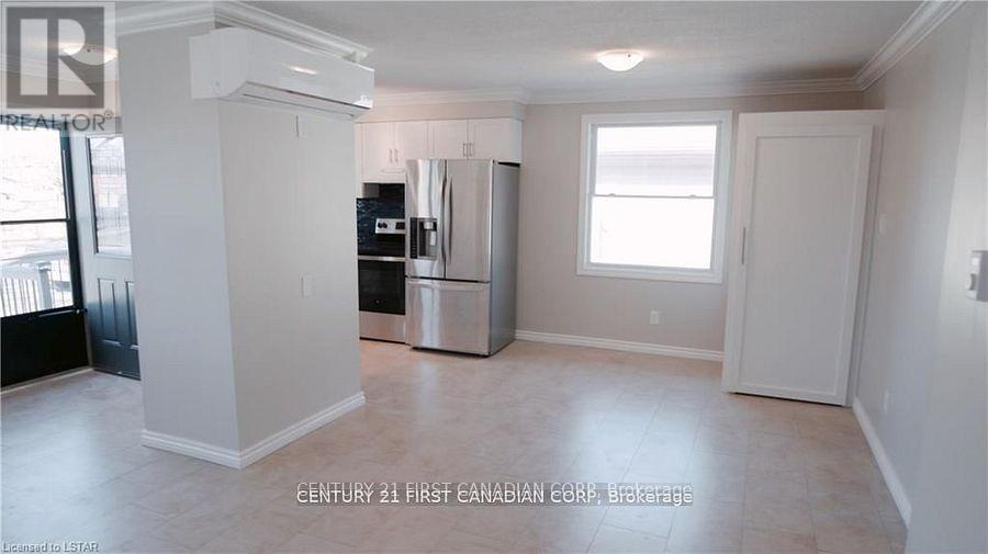 Main - 1072 Jalna Boulevard, London South, Ontario  N6E 2J5 - Photo 9 - X12510674