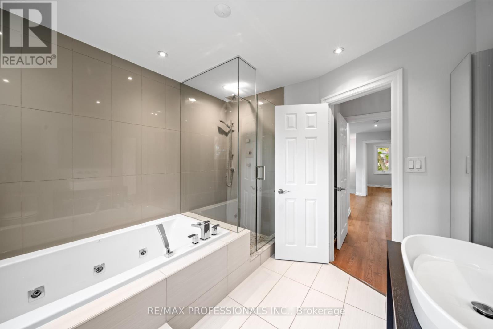 10 Ramsgate Road, Toronto, Ontario  M8V 2H2 - Photo 20 - W12510512