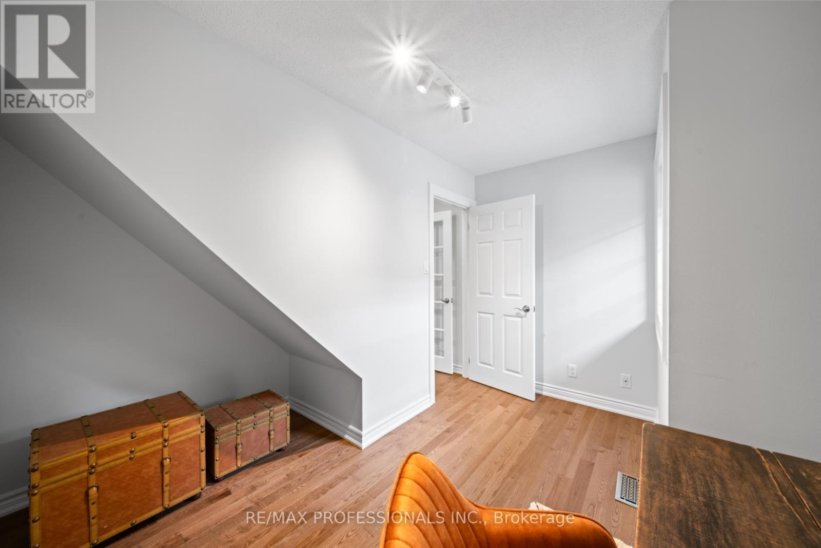 10 Ramsgate Road, Toronto, Ontario  M8V 2H2 - Photo 24 - W12510512