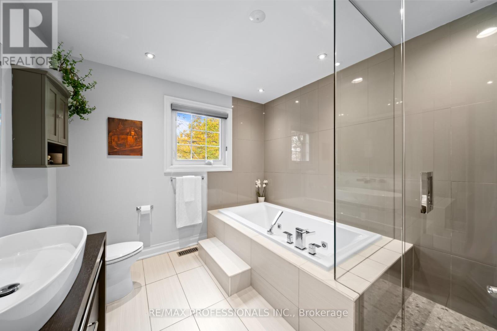 10 Ramsgate Road, Toronto, Ontario  M8V 2H2 - Photo 19 - W12510512