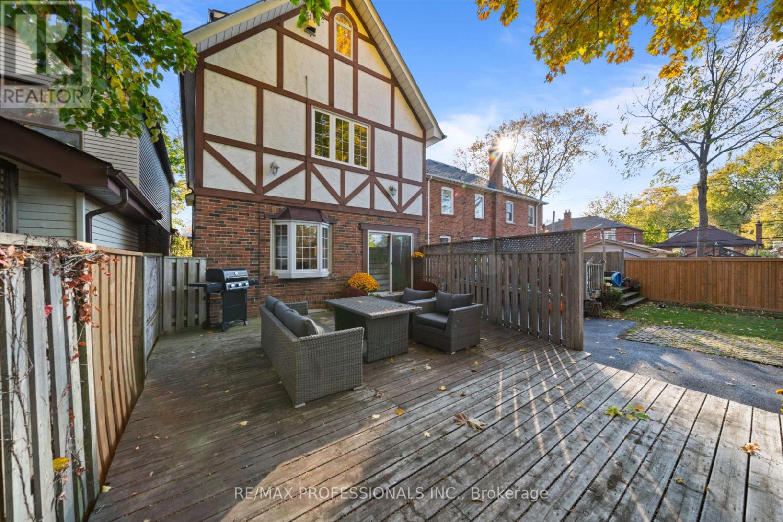 10 Ramsgate Road, Toronto, Ontario  M8V 2H2 - Photo 38 - W12510512