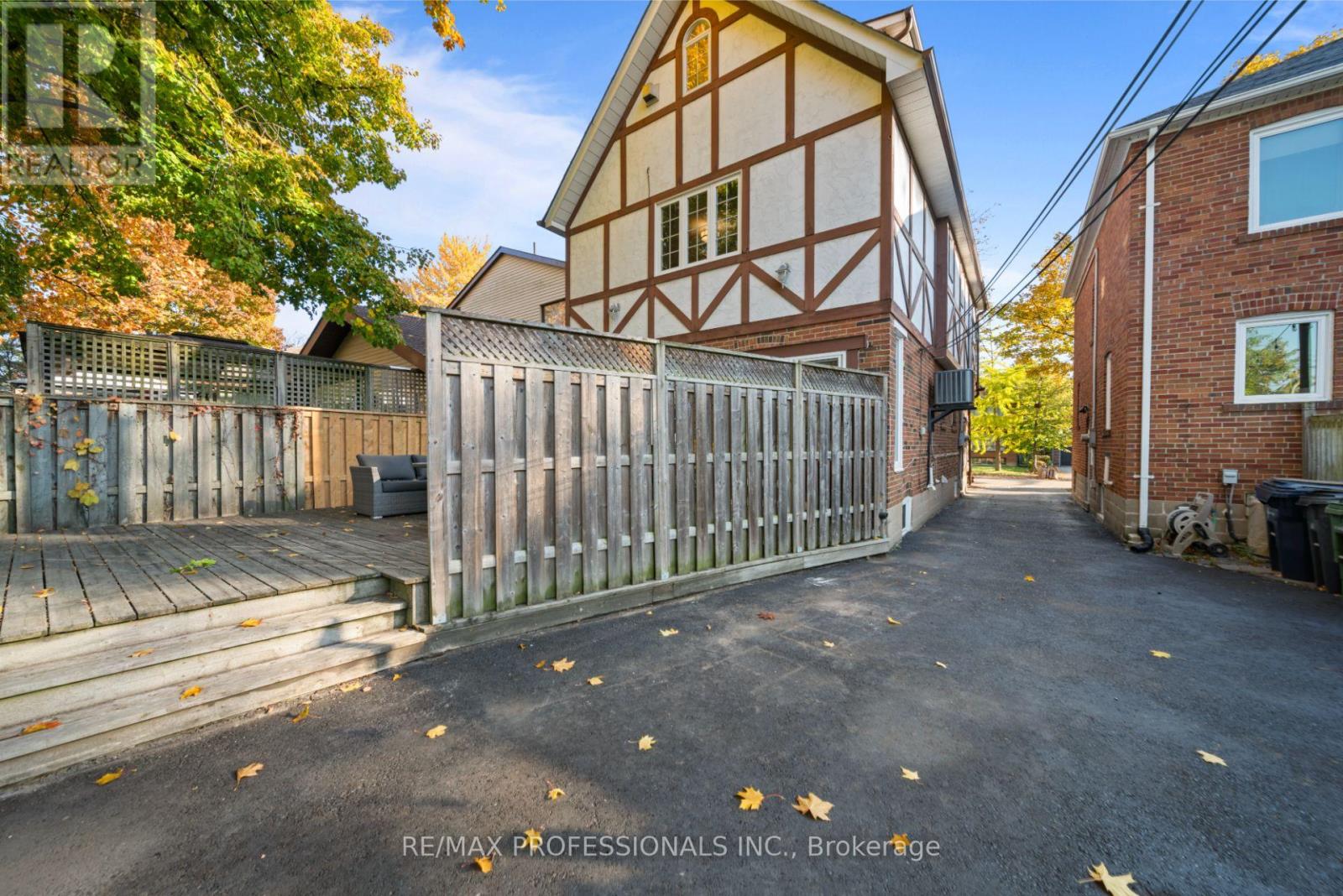 10 Ramsgate Road, Toronto, Ontario  M8V 2H2 - Photo 39 - W12510512