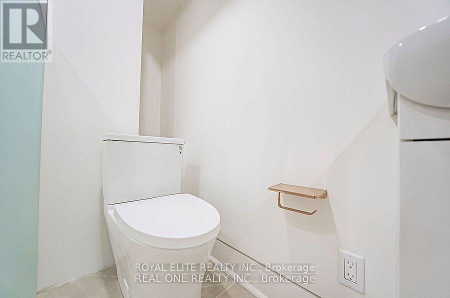 16 Mulberry Crescent, Toronto, Ontario M6C 1N5 - Photo 14 - C12510640