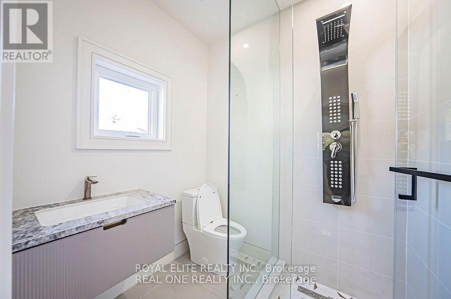 16 Mulberry Crescent, Toronto, Ontario M6C 1N5 - Photo 16 - C12510640