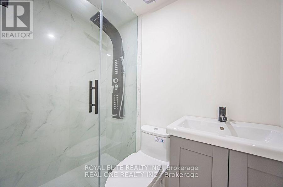 16 Mulberry Crescent, Toronto, Ontario M6C 1N5 - Photo 18 - C12510640