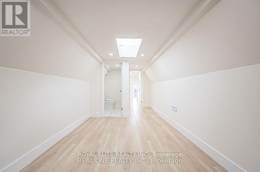 16 Mulberry Crescent, Toronto, Ontario M6C 1N5 - Photo 24 - C12510640