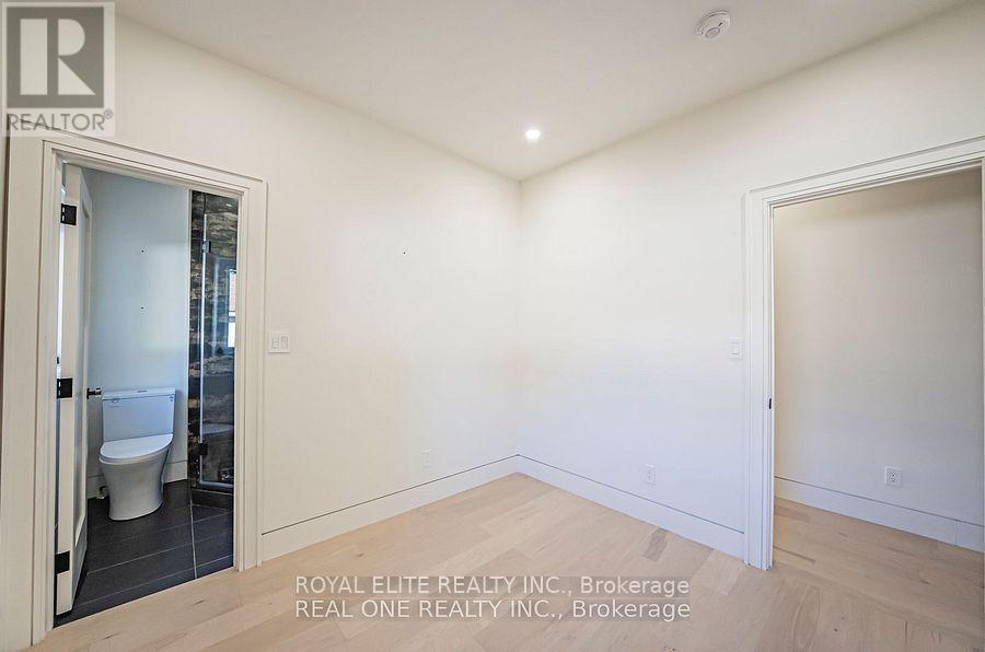 16 Mulberry Crescent, Toronto, Ontario M6C 1N5 - Photo 27 - C12510640