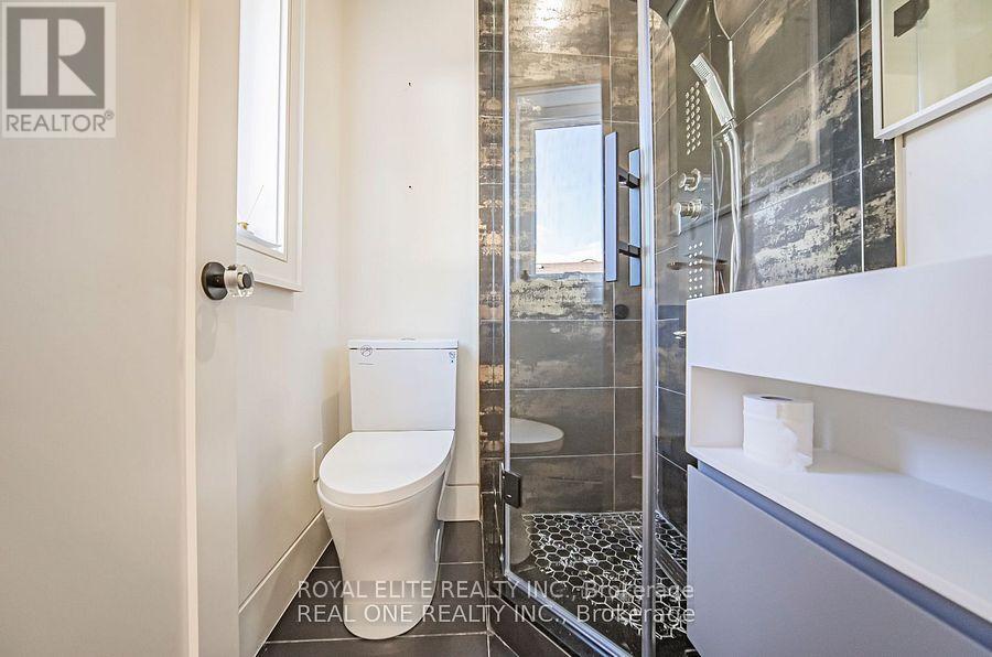 16 Mulberry Crescent, Toronto, Ontario M6C 1N5 - Photo 29 - C12510640