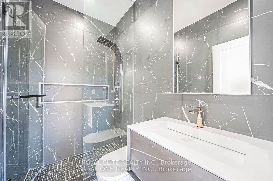 16 Mulberry Crescent, Toronto, Ontario M6C 1N5 - Photo 35 - C12510640