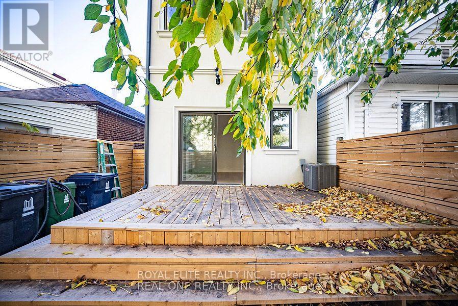 16 Mulberry Crescent, Toronto, Ontario M6C 1N5 - Photo 36 - C12510640