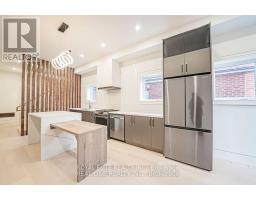 16 MULBERRY CRESCENT, Toronto, Ontario