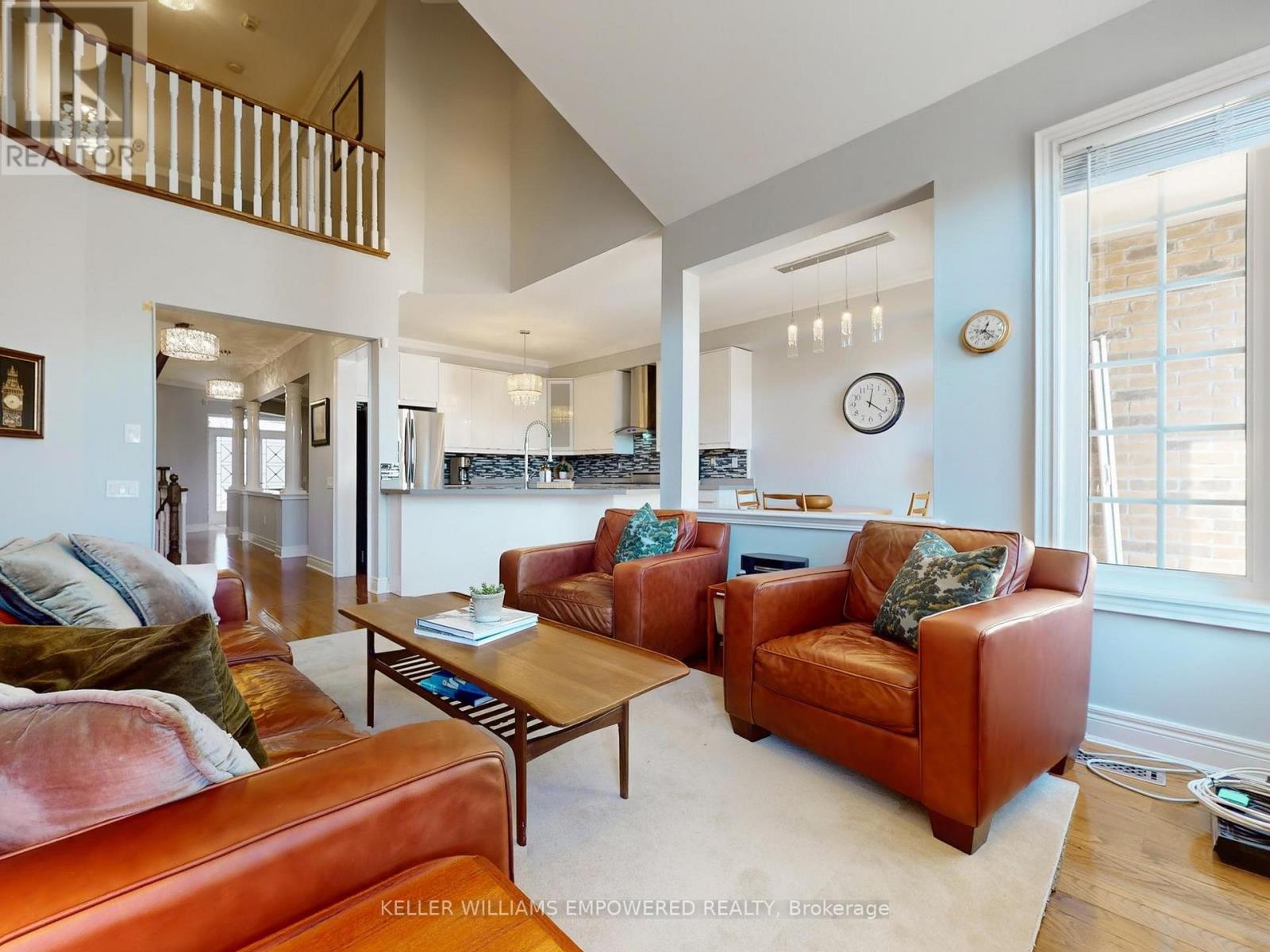 37 Tucker Court, Aurora, Ontario  L4G 7T2 - Photo 5 - N12510652