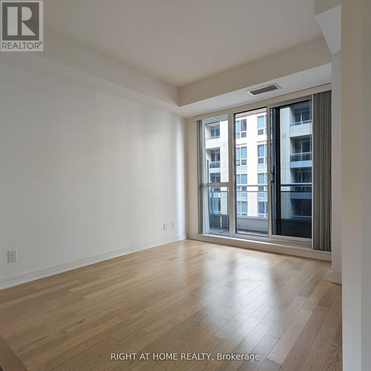 Sw416 - 9191 Yonge Street, Richmond Hill, Ontario  L4C 1E2 - Photo 12 - N12510662