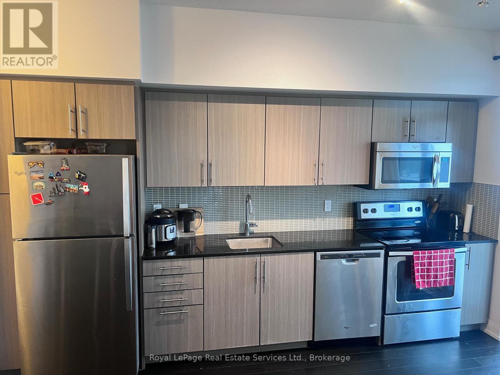 224 - 65 Speers Road, Oakville, Ontario  L6K 3V5 - Photo 4 - W12510700