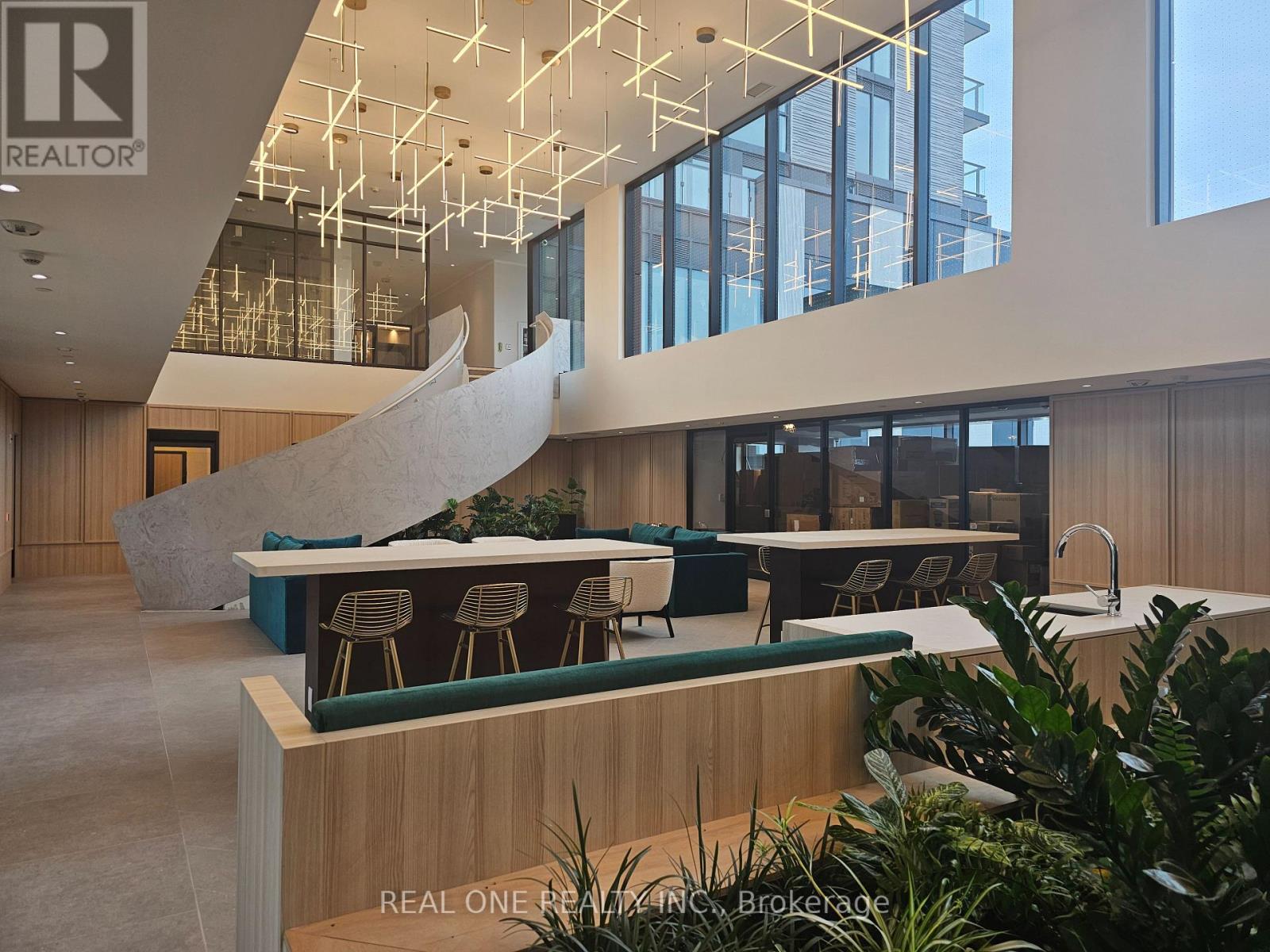 907 - 3071 Trafalgar Road, Oakville, Ontario  L6H 8C6 - Photo 4 - W12510636