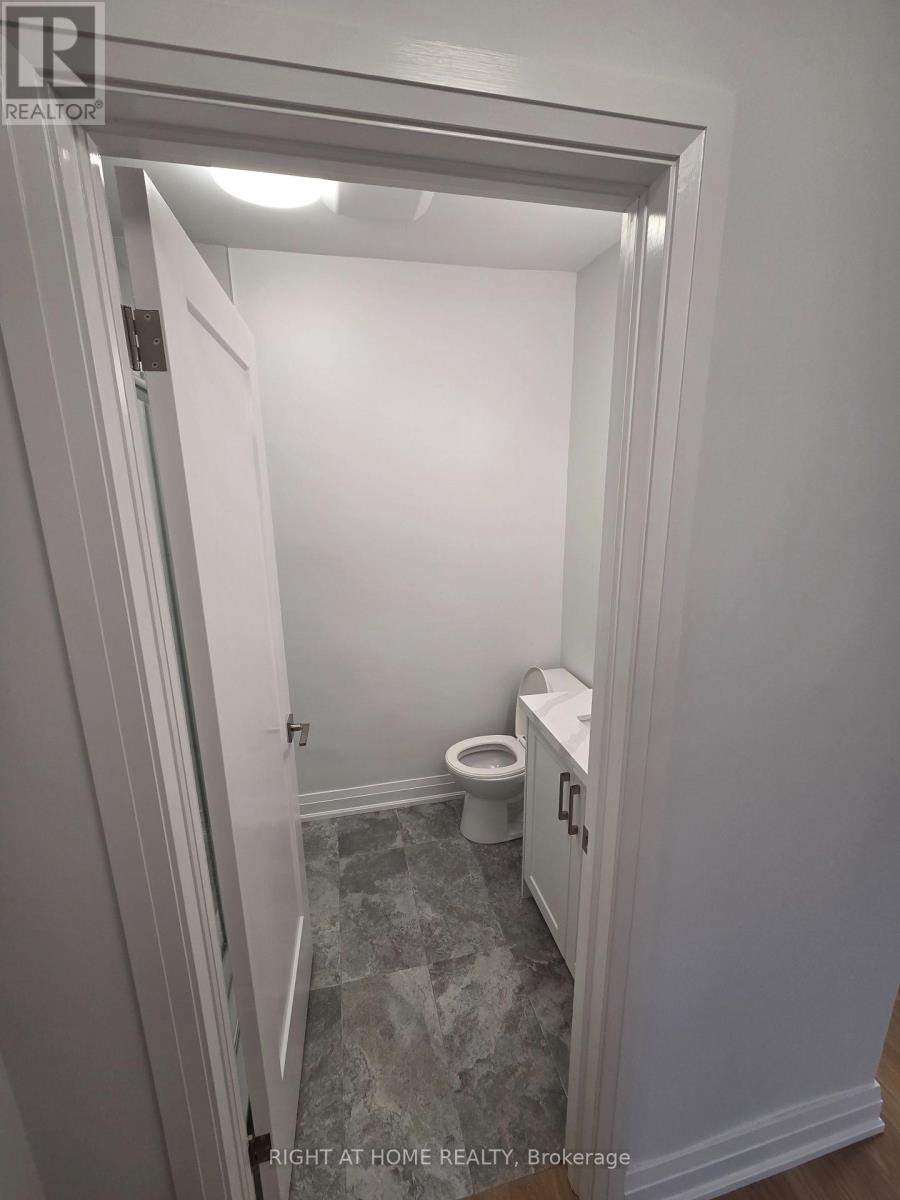 78a - 76 Lakeshore Road E, Mississauga, Ontario  L5G 1E1 - Photo 4 - W12510668