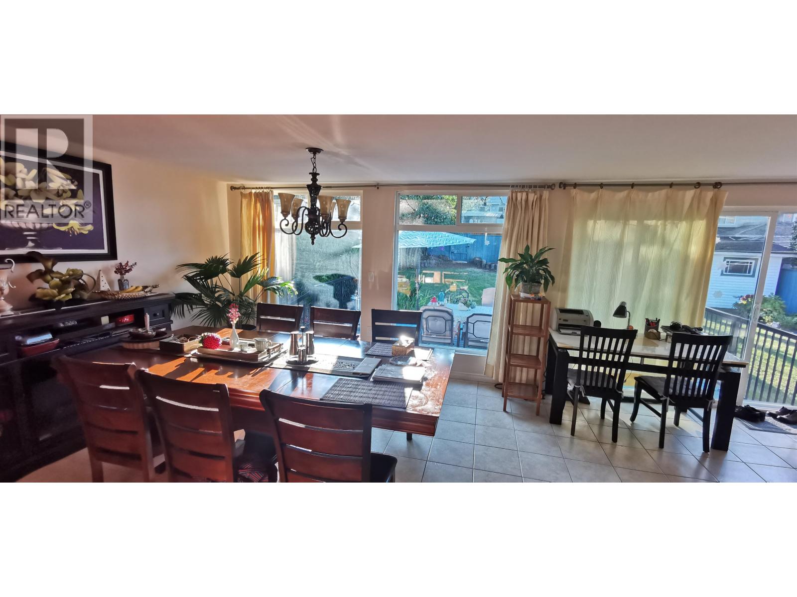 5681 Sardis Crescent, Burnaby, British Columbia V5H 3K4 - Photo 5 - R3064891