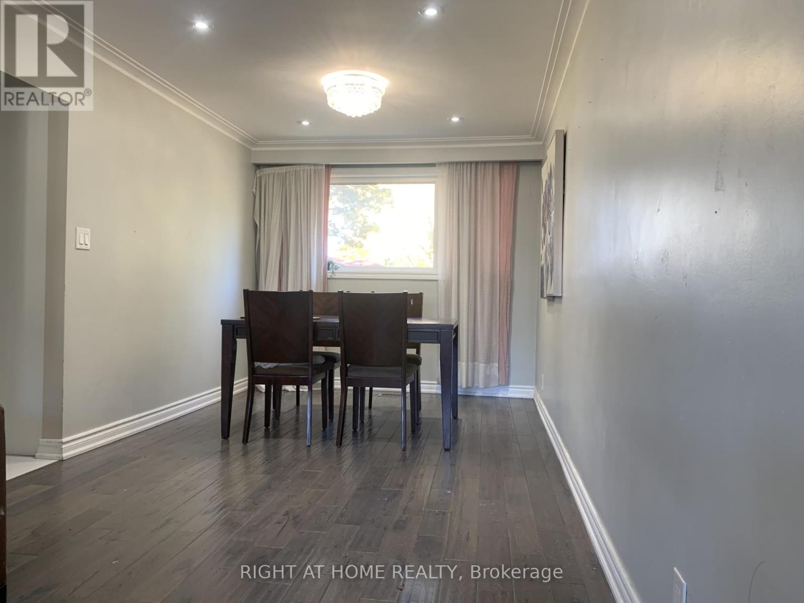 26 Arrowflight Drive, Markham, Ontario  L3P 1S1 - Photo 6 - N12505332