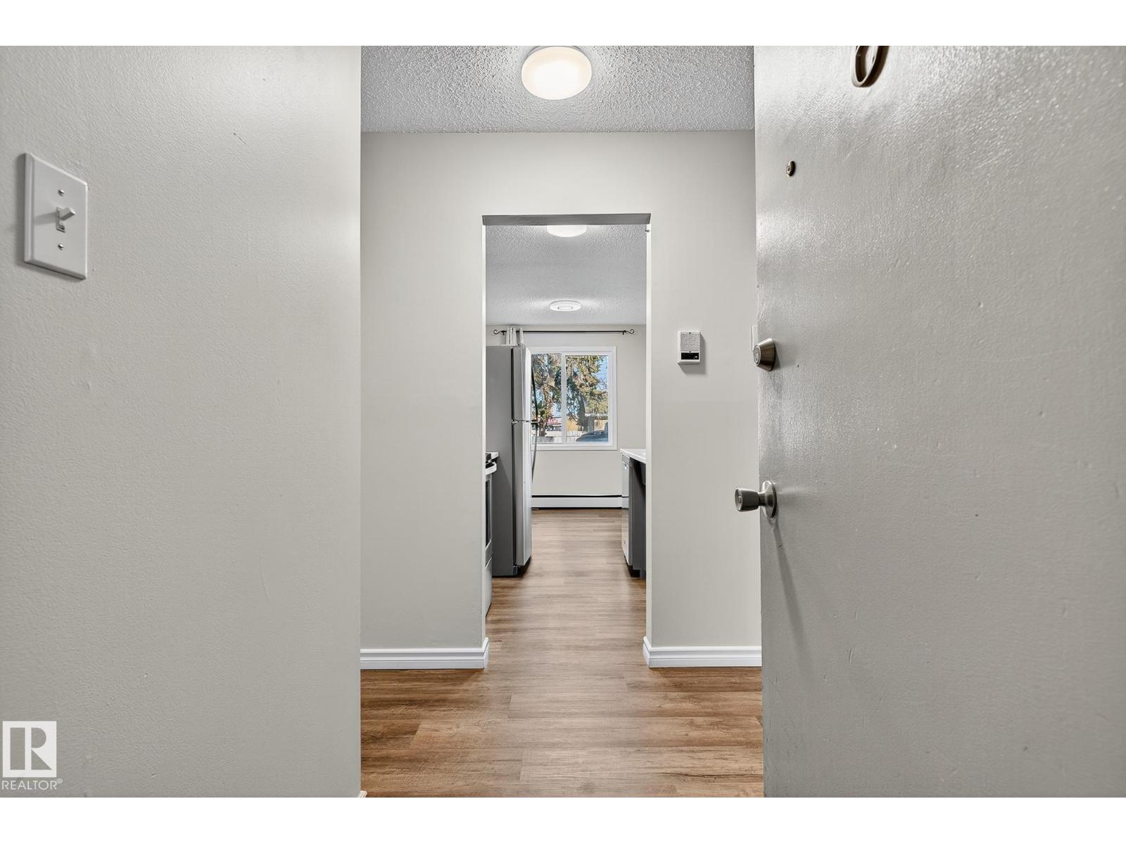 #6 10035 155 St Nw, Edmonton, Alberta T5P 2L4 - Photo 2 - E4464735