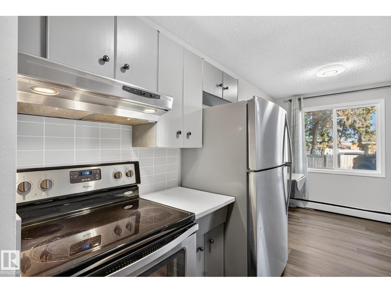 #6 10035 155 St Nw, Edmonton, Alberta T5P 2L4 - Photo 4 - E4464735